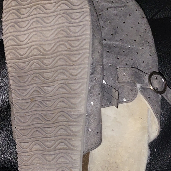 TEEN/WOMEN'S Gray Clogs w/Silver Glittery Hearts, Sz 7 1/2-8 - Picture 4 of 8